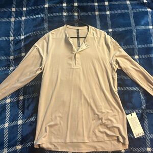 Lululemon men’s long sleeve Henley XL. New with tag